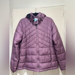 Columbia Puffer Coat - Size L- Hooded